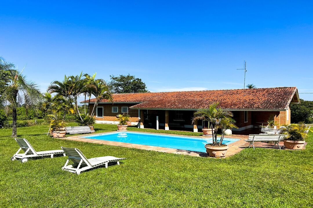 Chácara com piscina e lazer em Holambra/SP