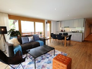 Fernseher, Kamin