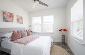 3 bedrooms, iron/ironing board, WiFi, bed sheets