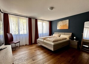2 bedrooms, desk, iron/ironing board, free WiFi
