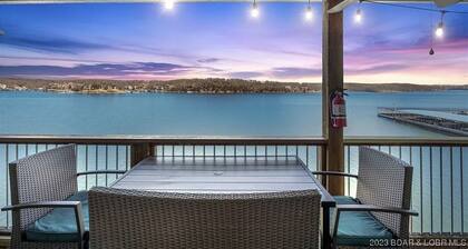 Beautiful Main Channel View Cozy Condo in the HEART of Osage Beach! Boat Slip!