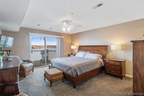 3 室のベッドルーム、アイロン / アイロン台、旅行用ベビーベッド、WiFi