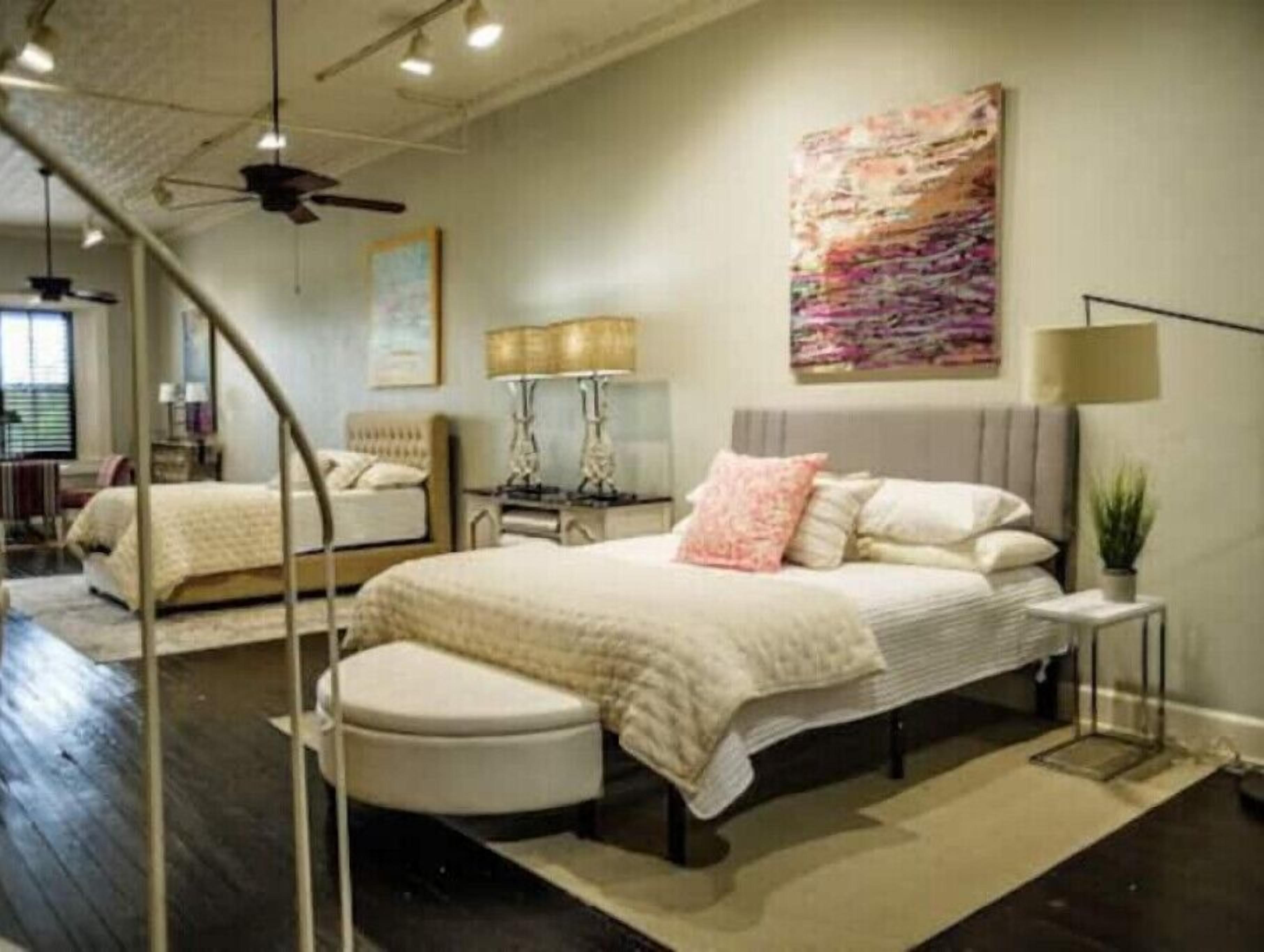 Loft above the Historic Granbury Square