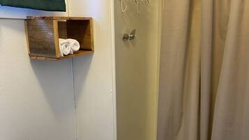 Shower, towels