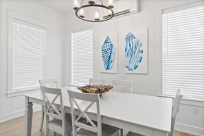 Maison | Repas dans la chambre