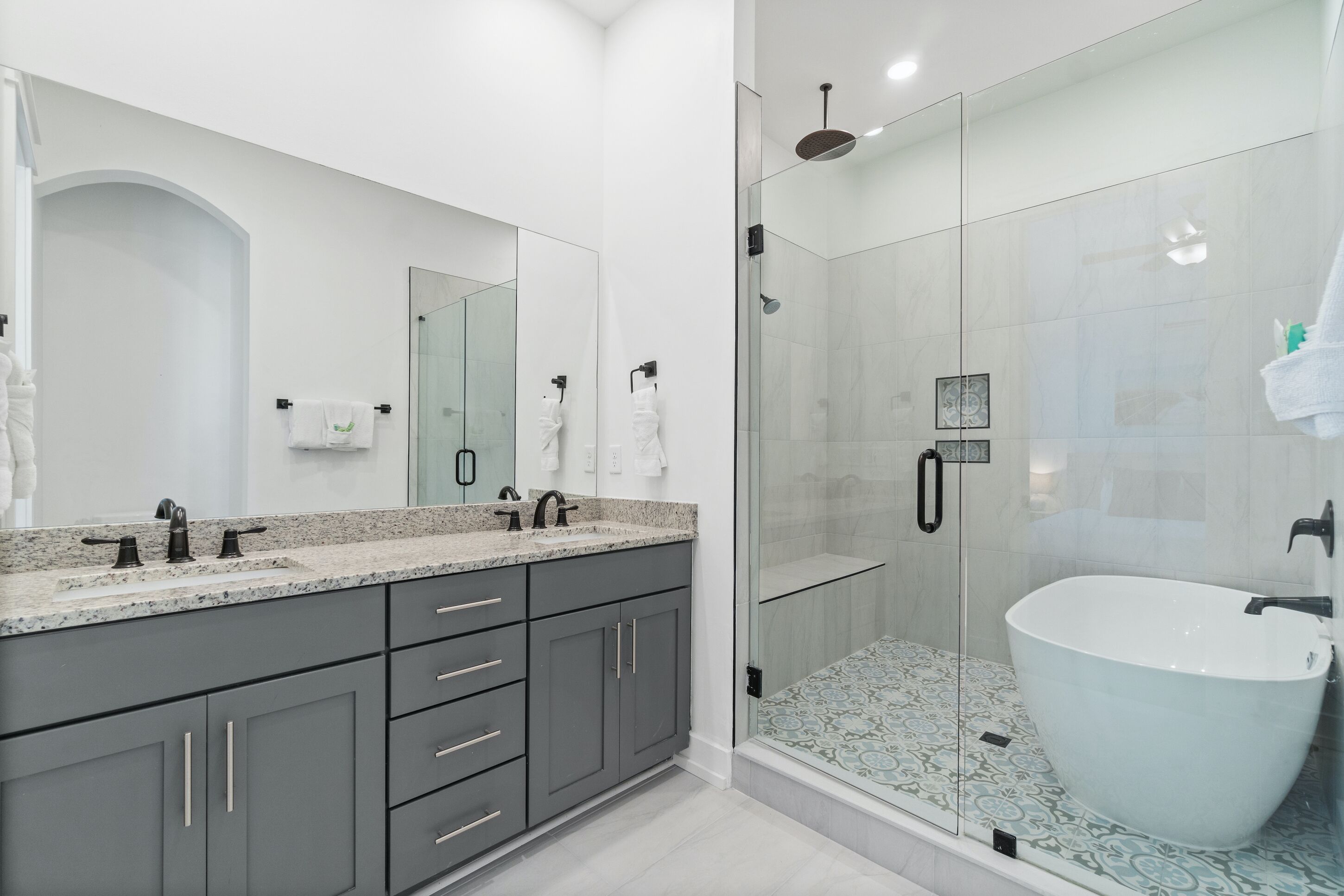 House | Bathroom | Free toiletries, hair dryer, towels