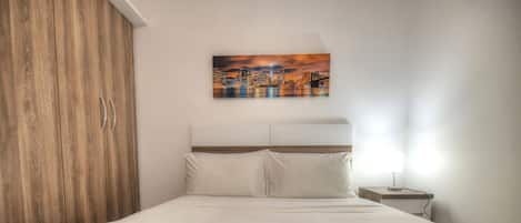 2 bedrooms, iron/ironing board, WiFi (free), bed sheets