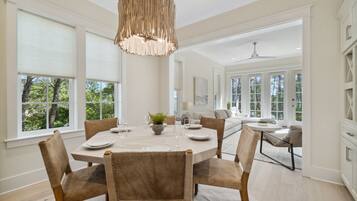 House | In-room dining