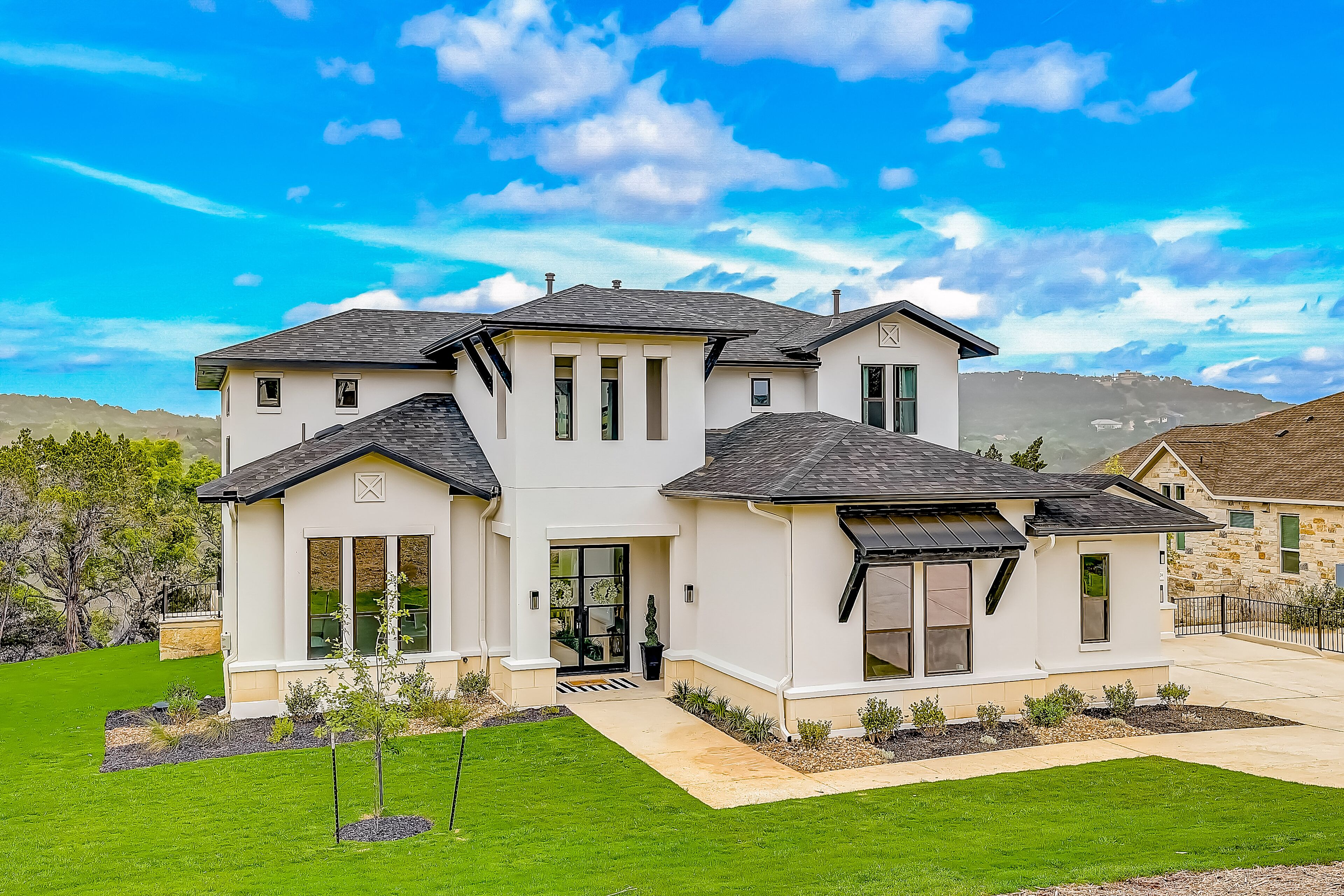 Exquisite dog-friendly home with balcony, enclosed yard, central AC, & W/D