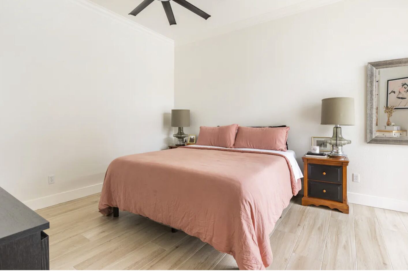 Stunning Modern Oasis with Pool + Fire Pit - Your Ultimate VRBO Getaway