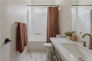 Bathroom - Stunning Modern Oasis with Pool + Fire Pit - Your Ultimate VRBO Getaway (Bakersfield)