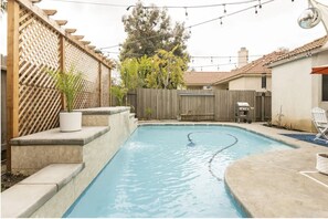 Pool - Stunning Modern Oasis with Pool + Fire Pit - Your Ultimate VRBO Getaway (Bakersfield)