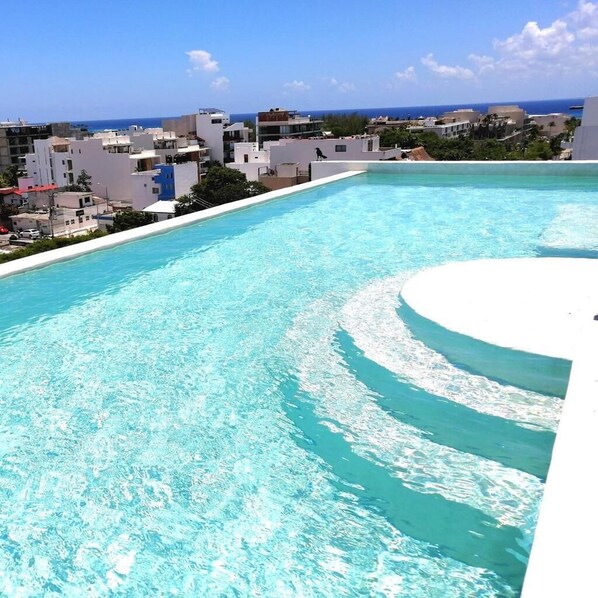 Outdoor pool - Kuyaan Coral Suites (Playa del Carmen)