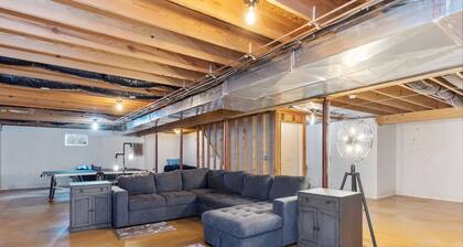 Luxurious & Modern newly renovated good for corporate housing & family functions