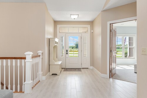 Luxurious & Modern newly renovated good for corporate housing & family functions