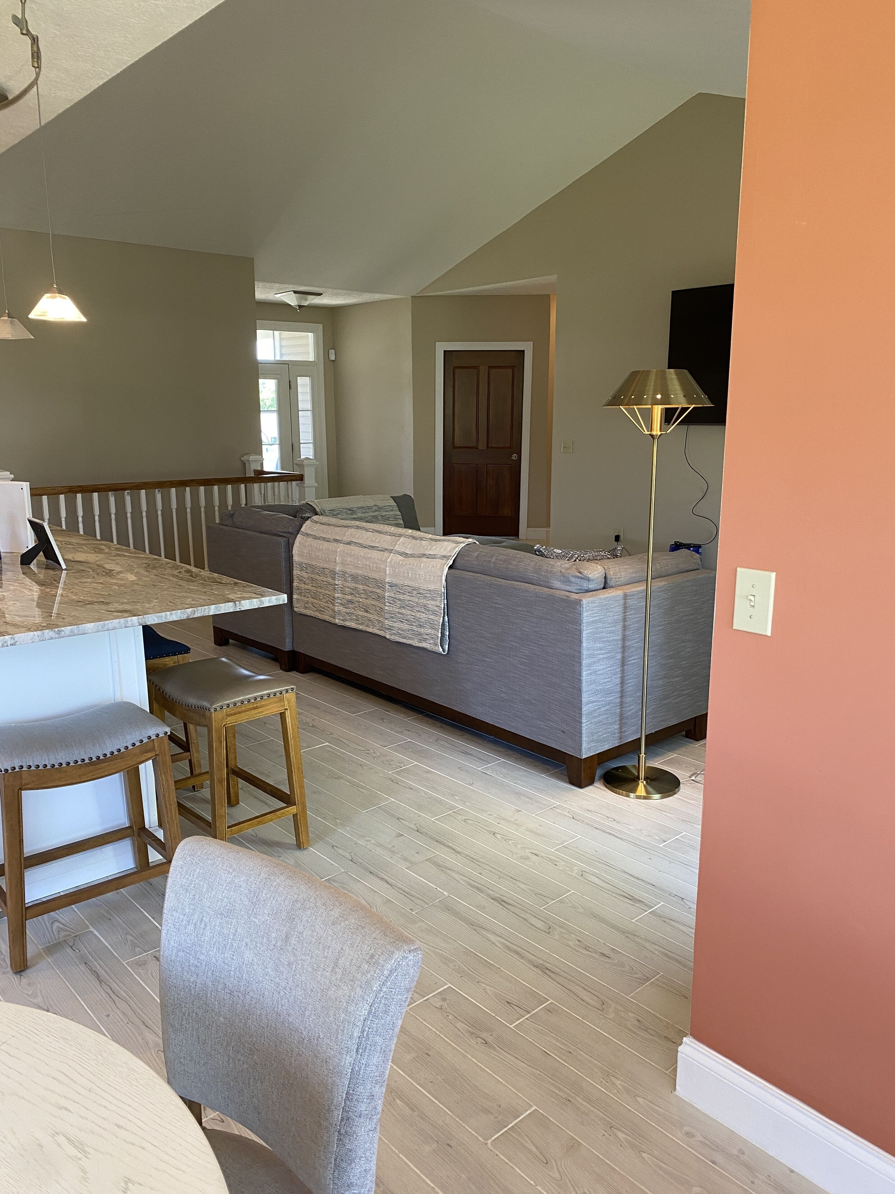 Luxurious & Modern newly renovated good for corporate housing & family functions