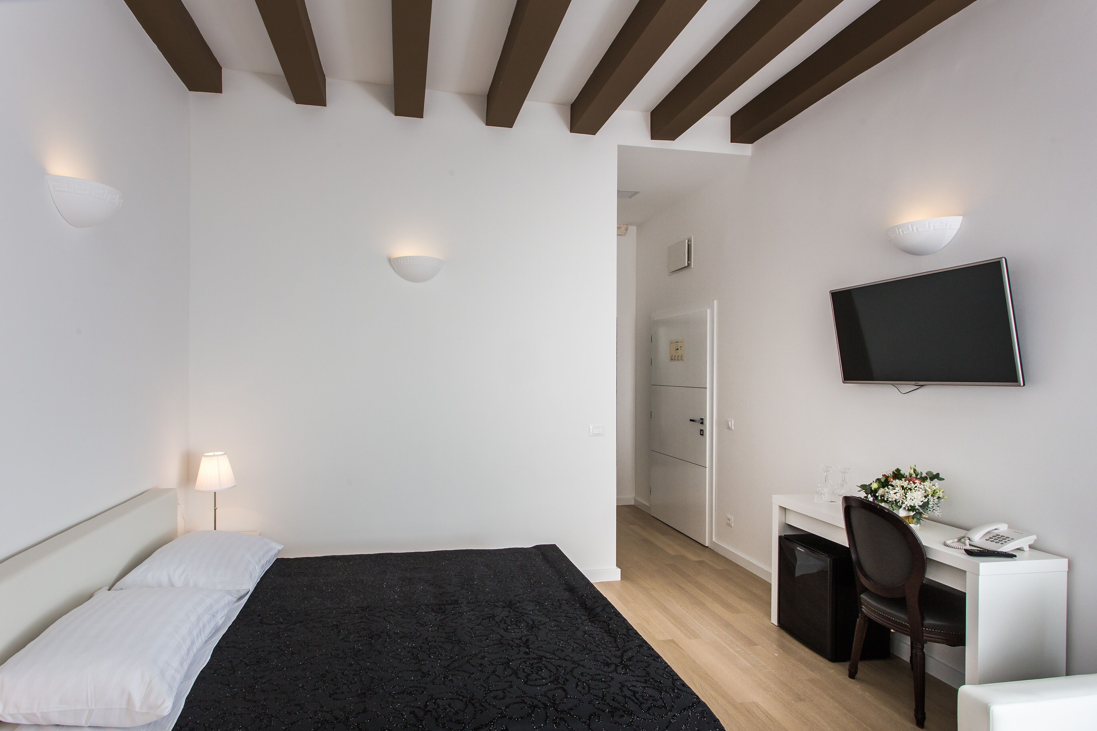 Photo - Klarisa Palace Rooms