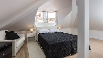 Classic Double Room (Attic) | Soundproofing, free cots/infant beds, free WiFi, bed sheets