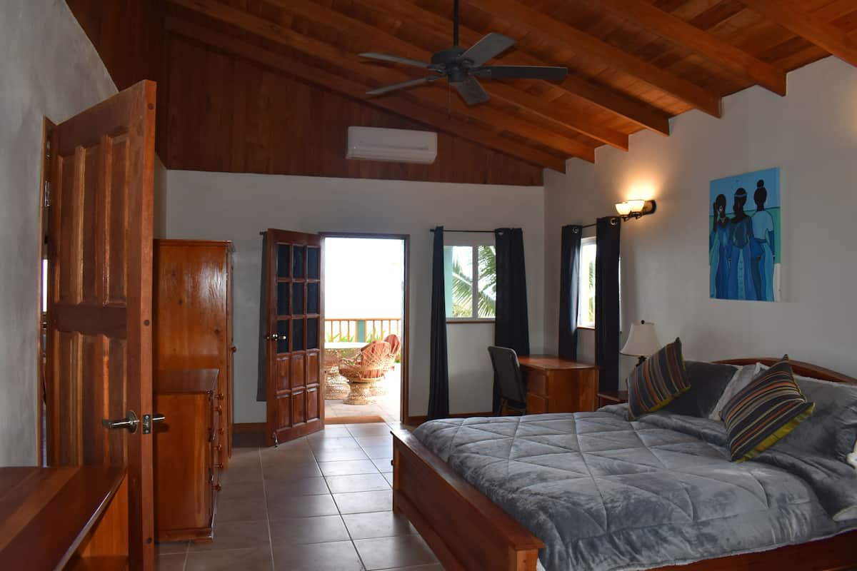 Cabin Premium | Truy cập Internet không dây miễn phí, bộ trải giường