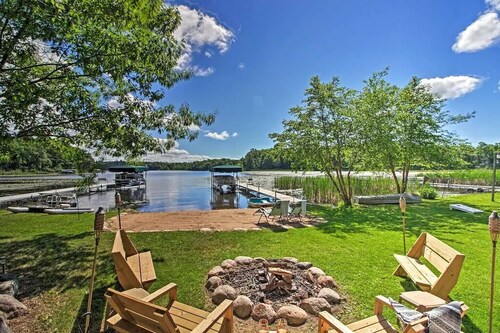 Cozy Lakefront Cabin w/ Sandy Beach & Bunkhouse!