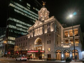 Exterior - Avari - Luxury 2BR Apartment • Steps from Victoria (London)