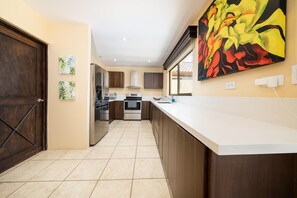 3 bedrooms - Freshly Updated 3BR With Pool Walk to the Beach Casa Luz de Luna (Tempate)