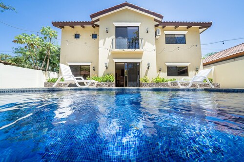 Freshly Updated 3BR With Pool Walk to the Beach Casa Luz de Luna