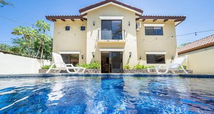 Freshly Updated 3BR With Pool Walk to the Beach Casa Luz de Luna
