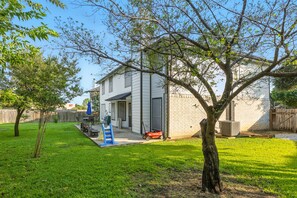 Exterior - Spacious 4-Bedroom Gem in Pflugerville 24 min to downtown Austin (Pflugerville)