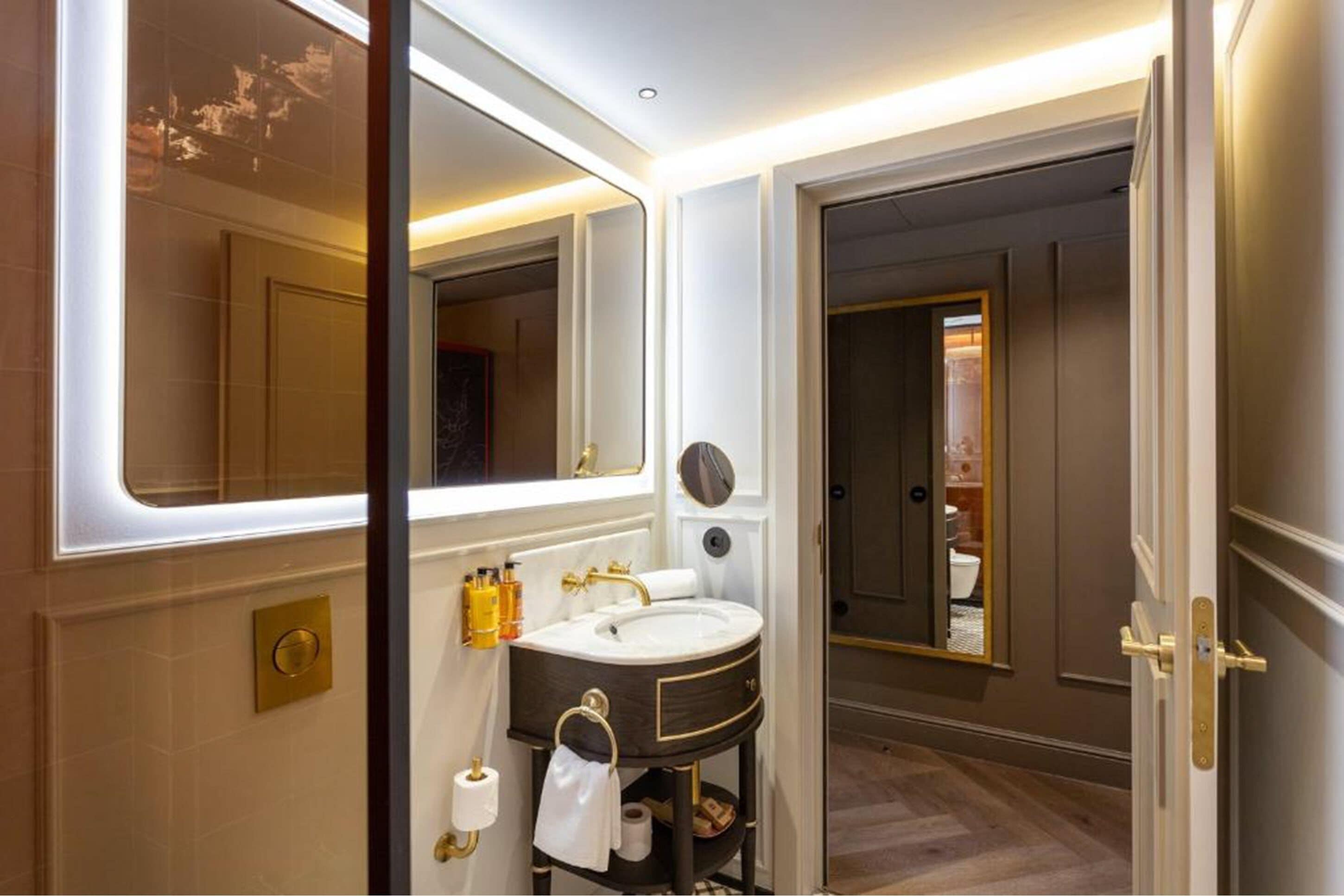 Photo - Upon Angels - Adults Only