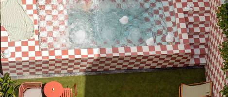 Outdoor pool, pool loungers