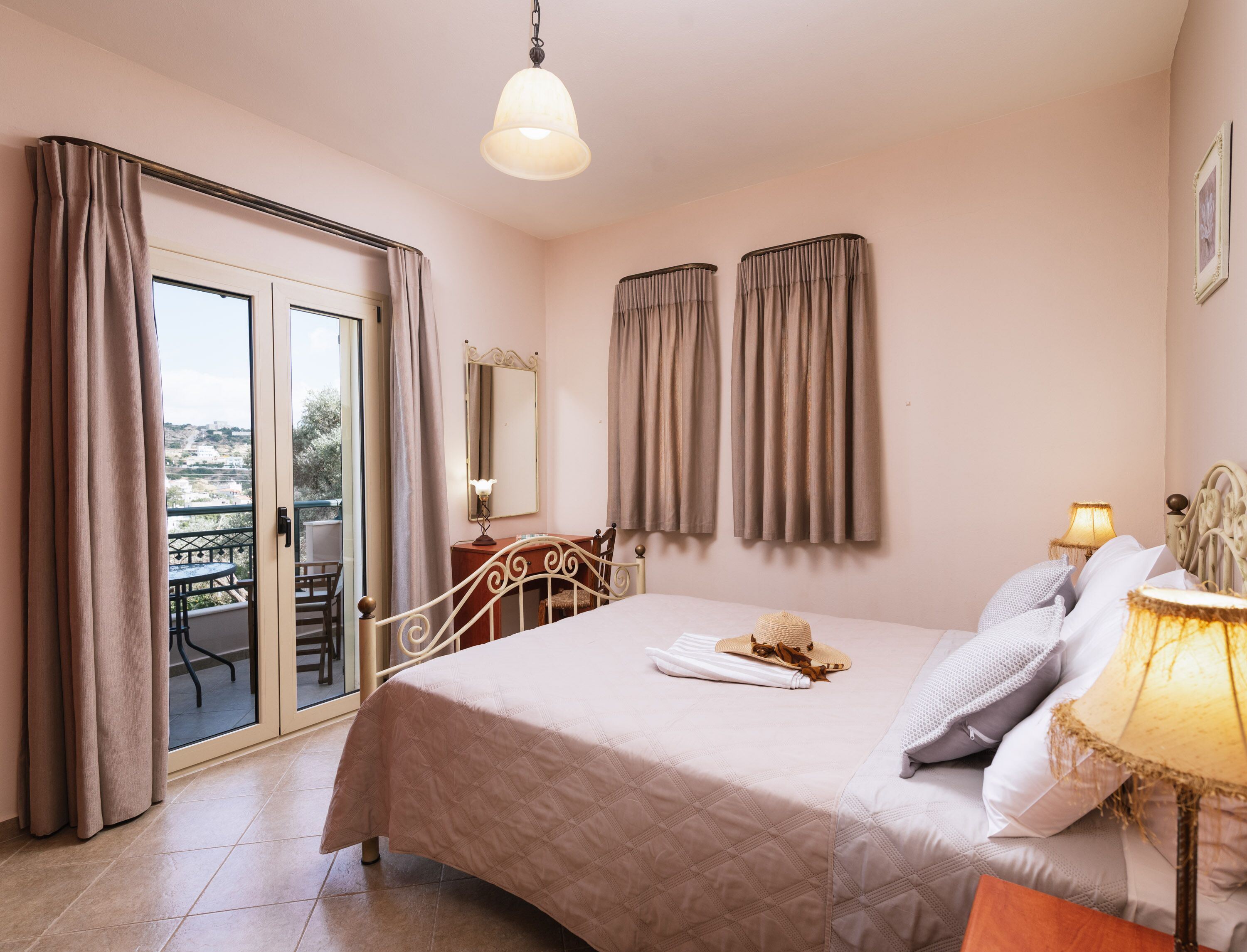 3 bedrooms, in-room safe, travel crib, WiFi (free)