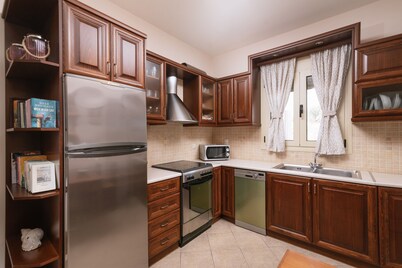 Villa Eleni - Luxurioese Familienvilla im Traditionellen Stil