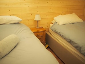 5 Schlafzimmer, Bügeleisen/Bügelbrett, Reisekinderbett, kostenloses WLAN