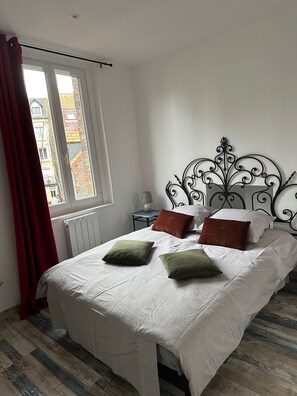 1 bedroom, free WiFi, bed sheets