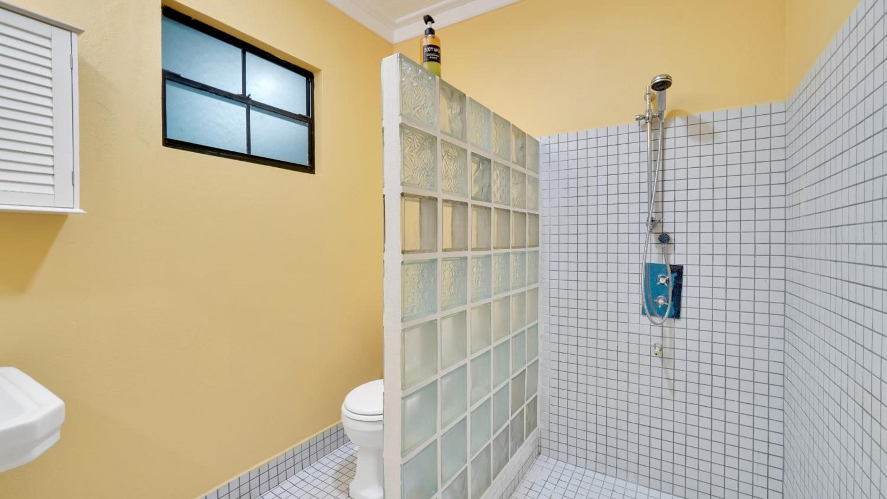 Boutique Stay In Nettle Point | Mango Suite | Scenic Saint Mark Views With Pool - Granada