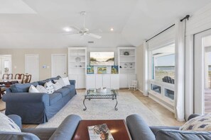 TV - Lagoon Time Beach Home- Elevator, beach access (Gulf Shores)