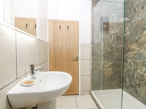 Shower - Mill House (Pwllheli)