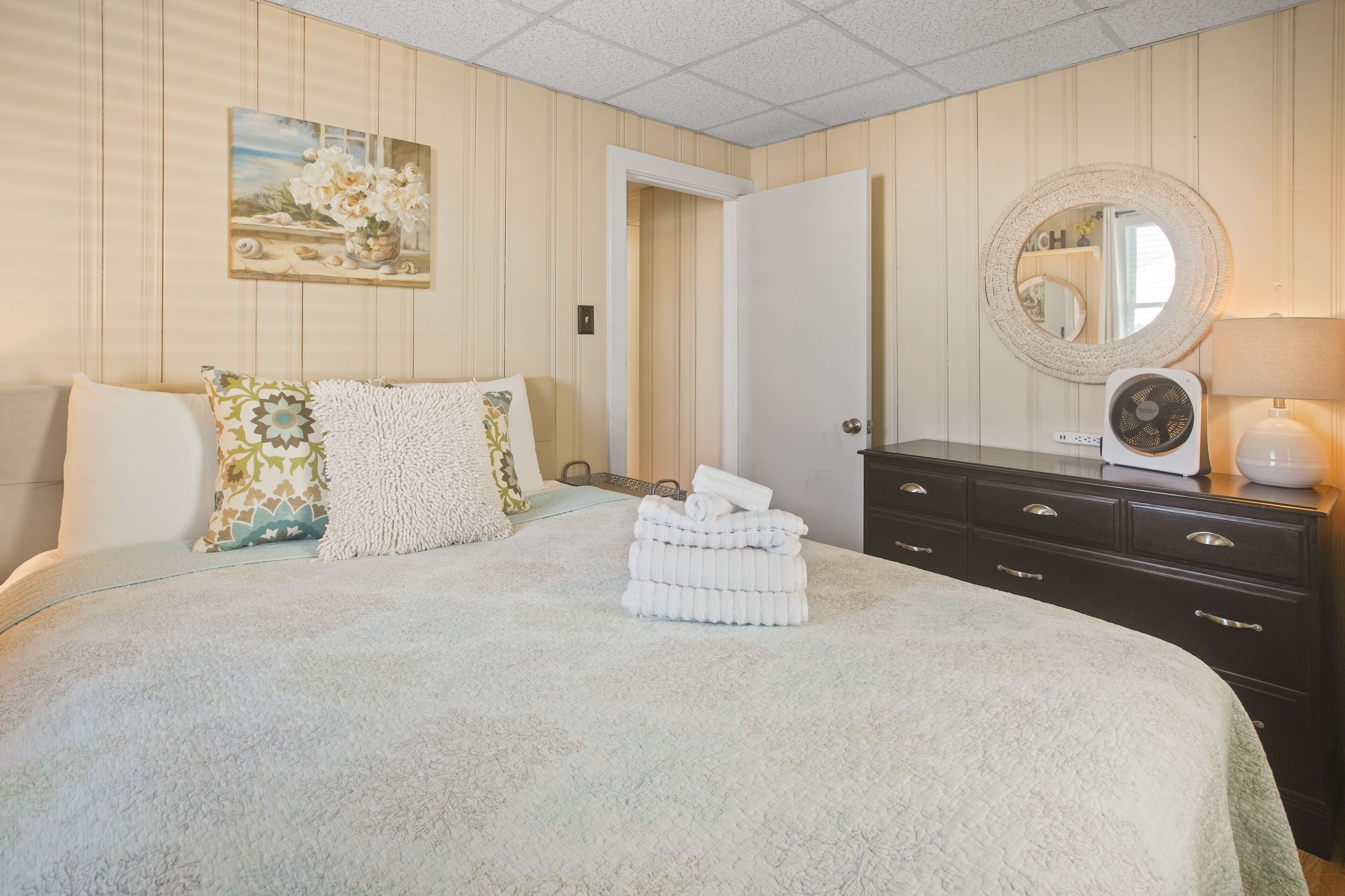 DeweyBeach 2BR Ground Floor Condo. Family-Friendly, quiet, clean, walk to beach!