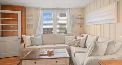 DeweyBeach 2BR Ground Floor Condo. Family-Friendly, quiet, clean, walk to beach!