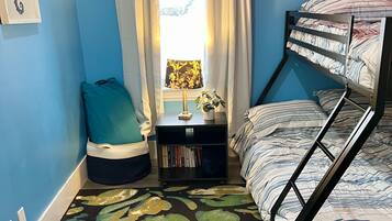 3 bedrooms, desk, iron/ironing board, travel crib