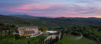 Guado al Sole 26+4, Emma Villas