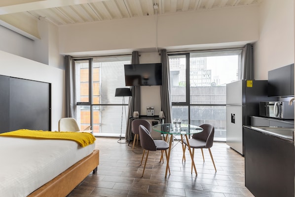 Comfort Apartment, City View | 1 bedroom, premium bedding, in-room safe, desk - Capitalia Centro Historico (Mexico City)