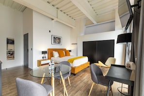 Comfort Apartment, City View