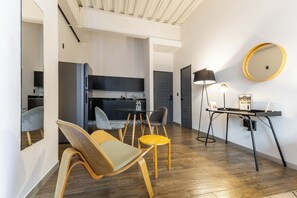 Signature Apartment, City View | 1 bedroom, premium bedding, in-room safe, desk - Capitalia Centro Historico (Mexico City)