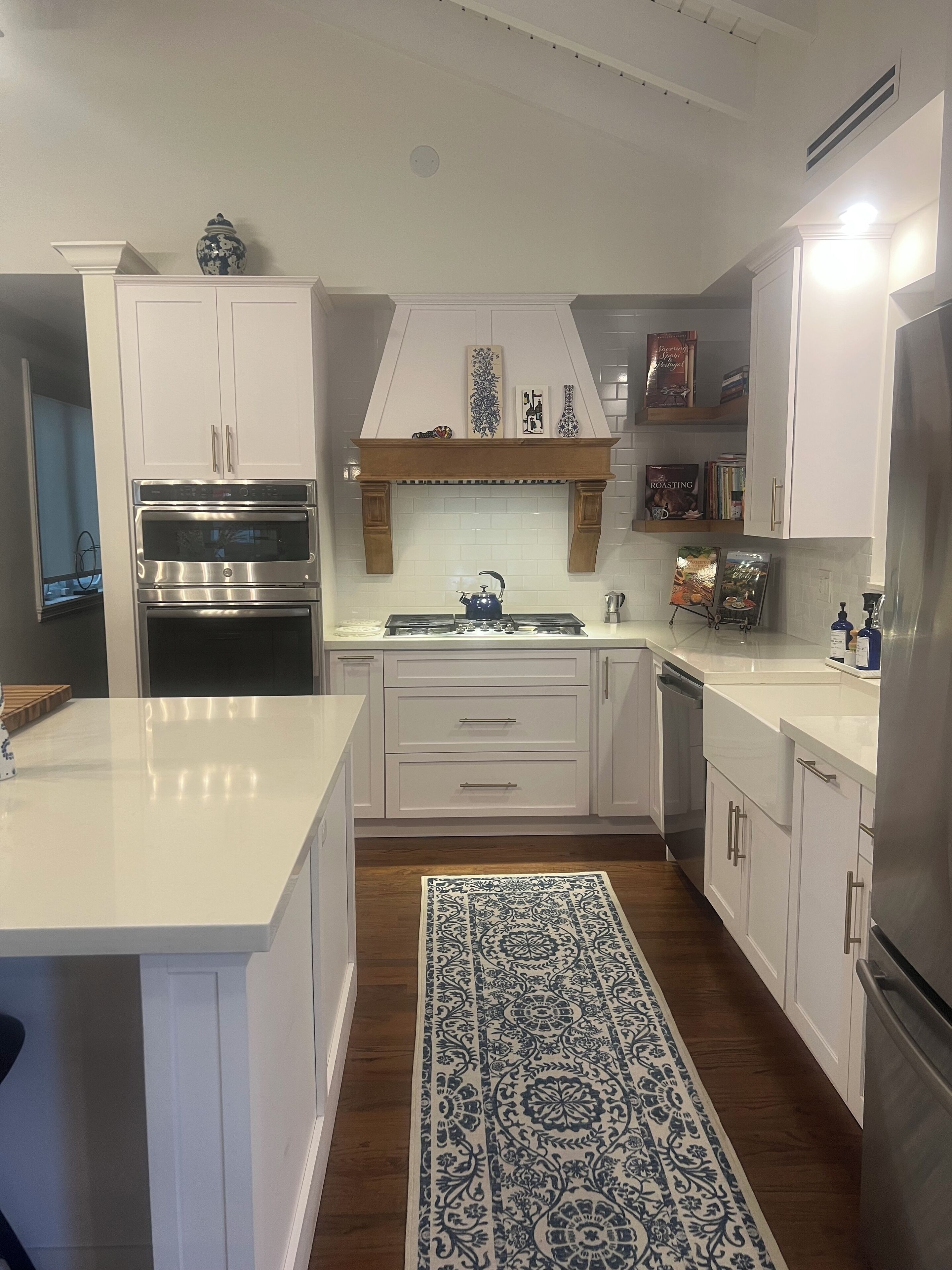 Beautiful Miami home, updated chefs kitchen, private pool, lots of entertainment