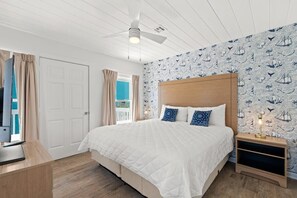 4 bedrooms, iron/ironing board, WiFi, bed sheets - Pet Friendly, Steps to the Beach, Seahorse Ranch 3 (North Myrtle Beach)