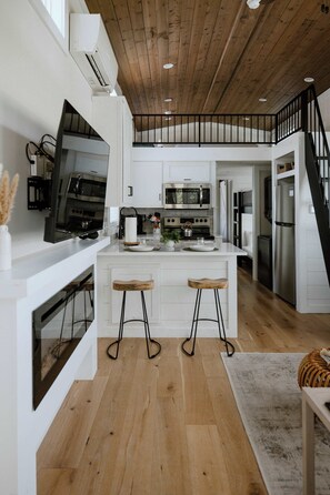 Refrigerador, microondas, horno, placa de cocina