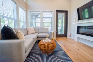 Flat-screen TV, fireplace