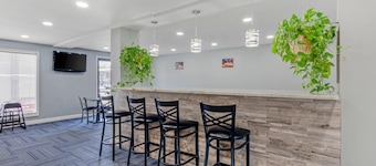 Suburban Studios Verona - Staunton North